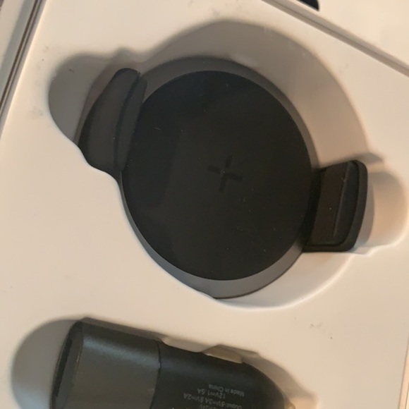 Venti, TYLT WITELESS CAR CHARGER - Picture 10 of 12
